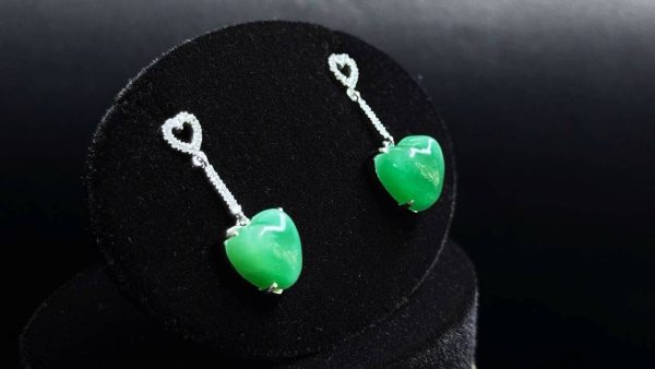 E-2025-06-1 双心如玉 冰种帝王绿合成翡翠钻石耳环 E-2025-06