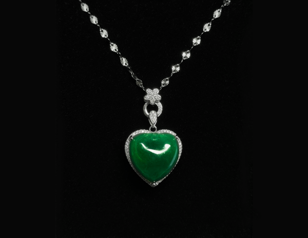 P-2024-10-1 翡翠心型项链 冰种帝王绿合成翡翠K金项链P-2024-10