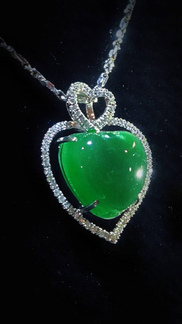 P-2025-21-1 翡翠心型项链 冰种帝王绿合成翡翠K金项链钻石 P-2025-21