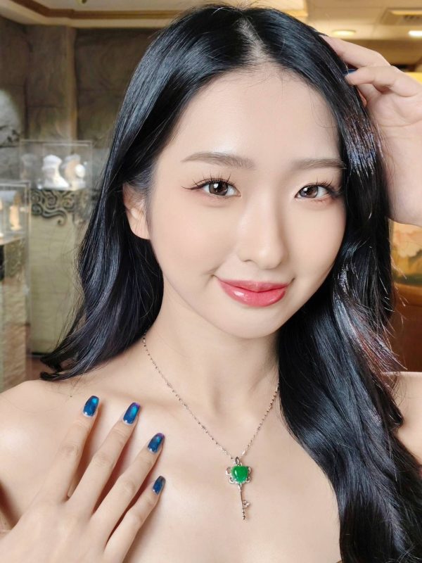 P-2025-37-5 翡翠心型项链 冰种帝王绿合成翡翠K金项链钻石P-2025-37