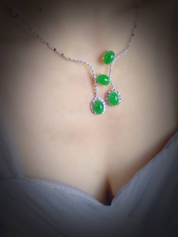 P-2025-64-3 翡翠蛋面项链 冰种帝王绿合成翡翠K金项链钻石 P-2025-64