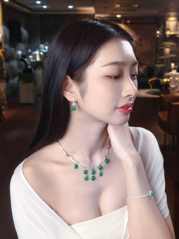 翡翠蛋面项链 冰种帝王绿合成翡翠K金钻石项链 P-2025-66